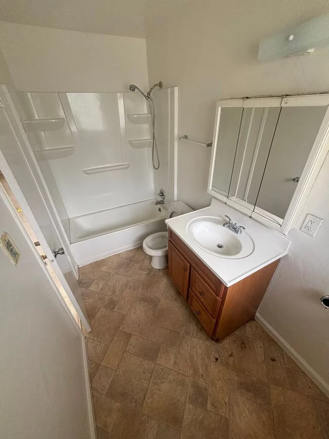 1119 Florida St Vallejo, CA 94590 photo 2