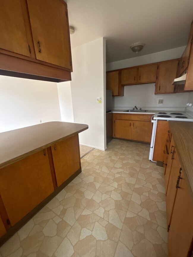 1119 Florida St Vallejo, CA 94590 photo 4