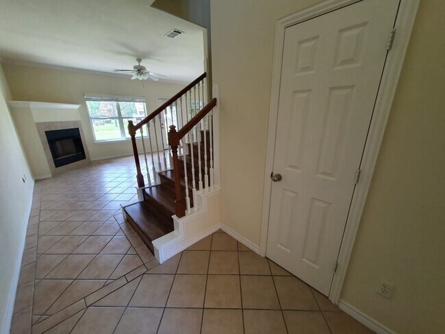 16020 Fountainview Dr Montgomery, TX 77356 photo 5