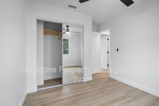 4895 54th St photo 5