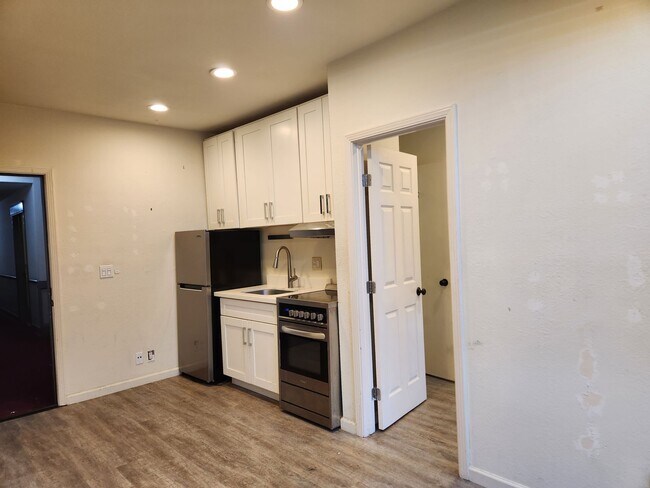 1 Bed 1 Bath in Historical Building photo 5