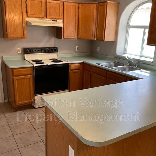 8932 W Kathleen Rd photo 4