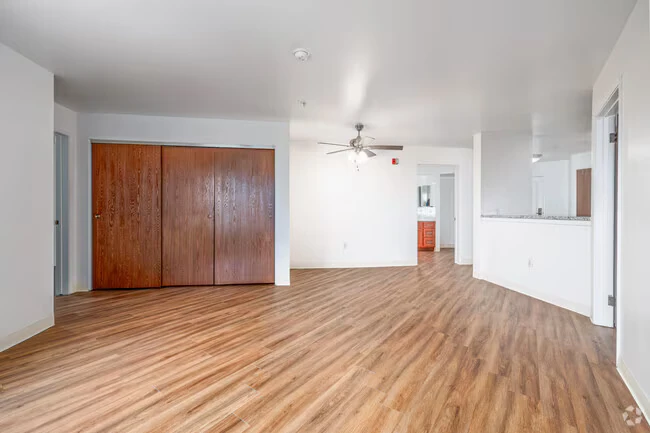 1101 Howard St San Francisco, CA 94103 photo 3