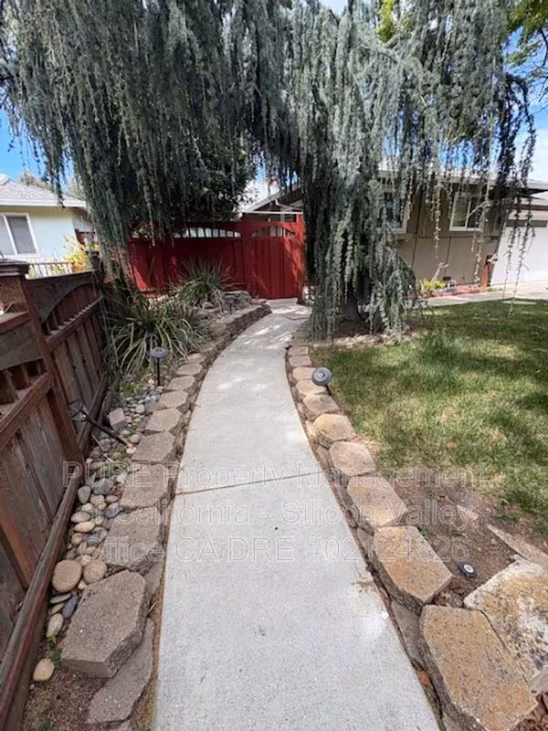 1385 Dentwood Dr photo 2