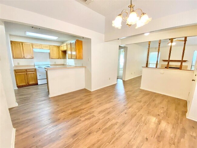 4727 Sausalito Drive, Arlington, TX 76016 photo 4