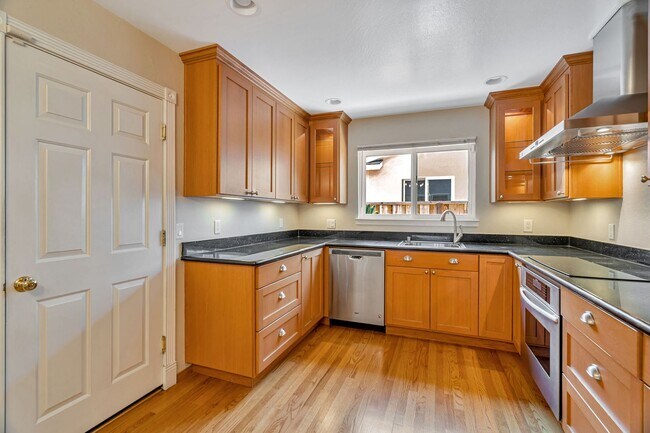 729 Hickory Way, San Jose, CA 95129 photo 4