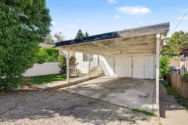 14772 Midland Rd San Leandro, CA 94578 photo 2