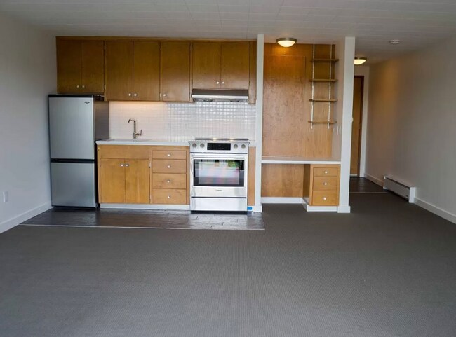 7113 California Ave SW Seattle, WA 98136 photo 3