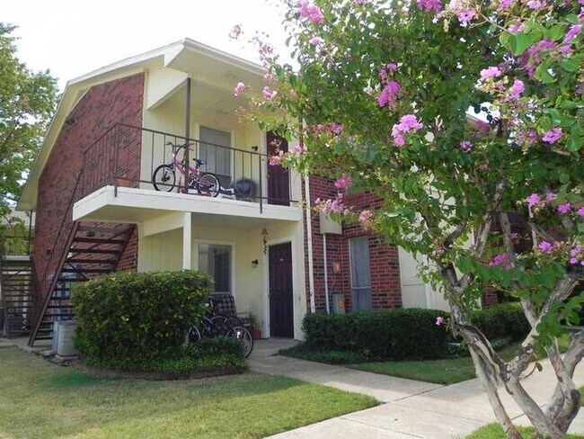 540 East Bethany Drive Allen, TX 75002 photo 2
