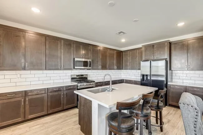 17056 W Red Bird Rd Surprise, AZ 85387 photo 4