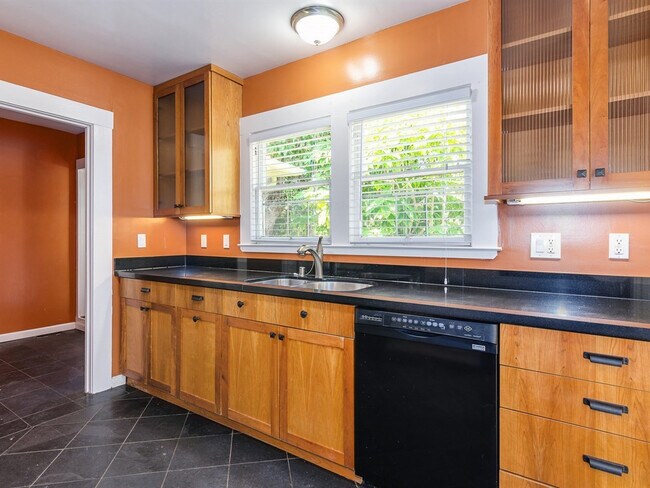 517 Butte St Vallejo, CA 94590 photo 5