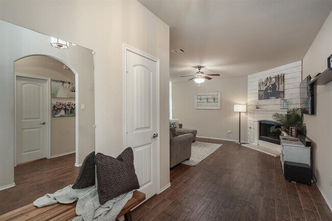 1417 Christina Creek Drive, Little Elm, TX 75068 photo 3