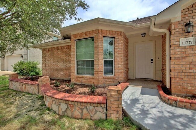 11717 Dunfries Ln Austin, TX 78754 photo 5