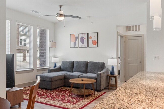 12100 1/2 Ferrystone Glen Dr Austin, TX 78617 photo 2