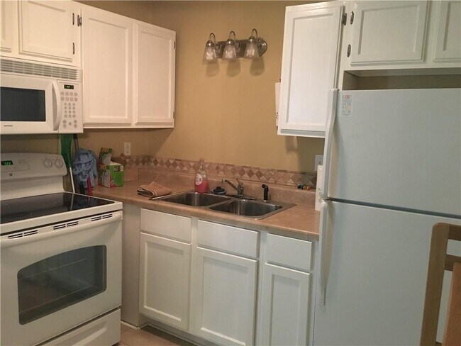 1000 W 26th St Austin, TX 78705 photo 4