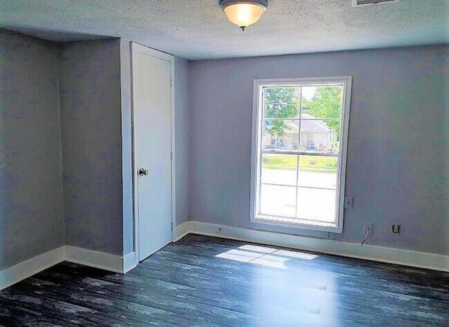 412 N 8th St South Houston, TX 77587 photo 5