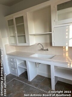 426 W Huisache Ave San Antonio, TX 78212 photo 2