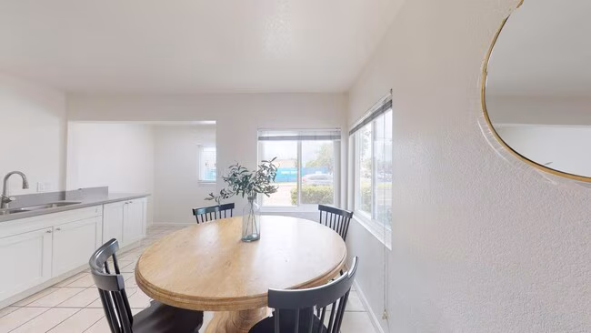 1605 Diamond St San Diego, CA 92109 photo 4