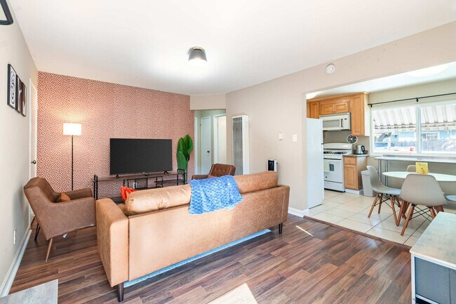 2312 Bonar St Berkeley, CA 94702 photo 3