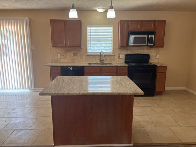 474 Sweetbriar Drive, Lewisville, TX 75067 photo 4