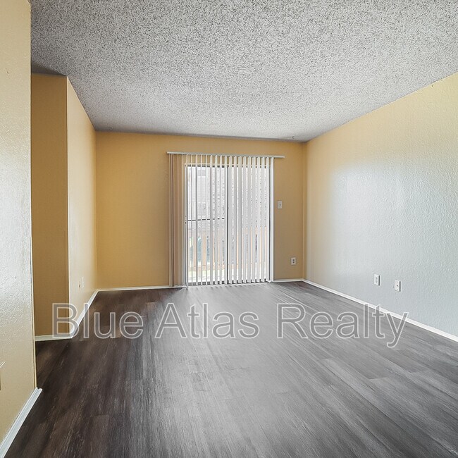 8030 Cambridge Circle, White Settlement, TX 76108 photo 2
