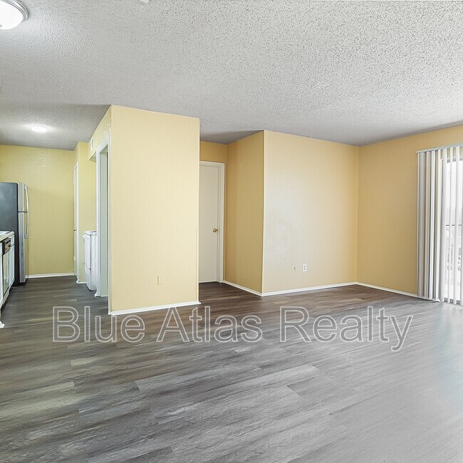 8030 Cambridge Circle, White Settlement, TX 76108 photo 4