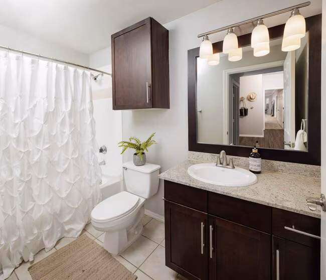Eastbridge Apartments photo 5