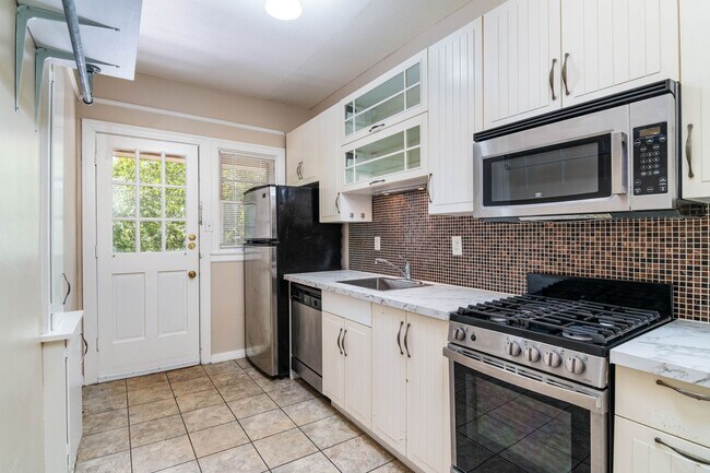 268 E Lullwood Ave San Antonio, TX 78212 photo 4