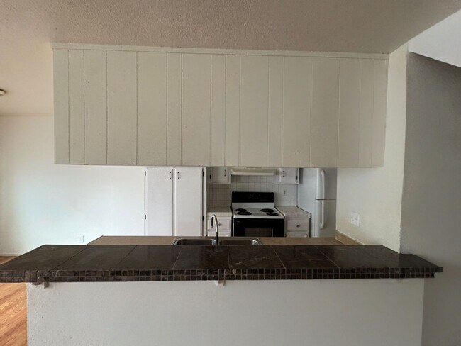 Charming 2BR Townhome in Antioch photo 3