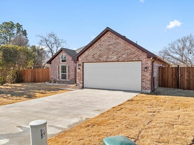229 Quail Run, Aubrey, TX 76227 photo 2