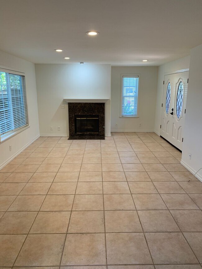 2682 Mission Blvd San Diego, CA 92109 photo 3
