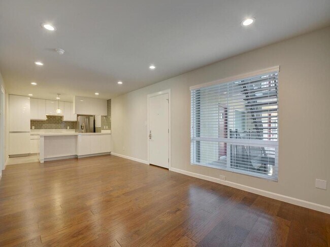 3110 Red River St Austin, TX 78705 photo 4