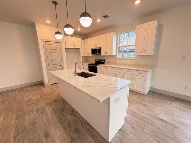 5154 Charlene Dr Fort Worth, TX 76105 photo 3