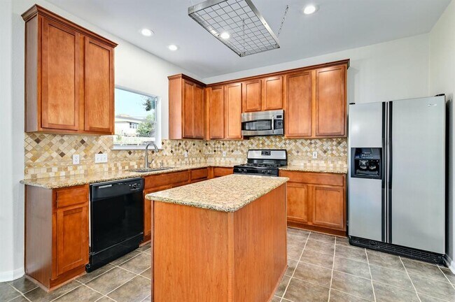 20308 Farm Pond Lane, Pflugerville, TX 78660 photo 4