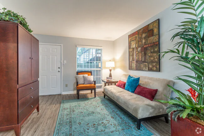Kingswood Village Apartments photo 2