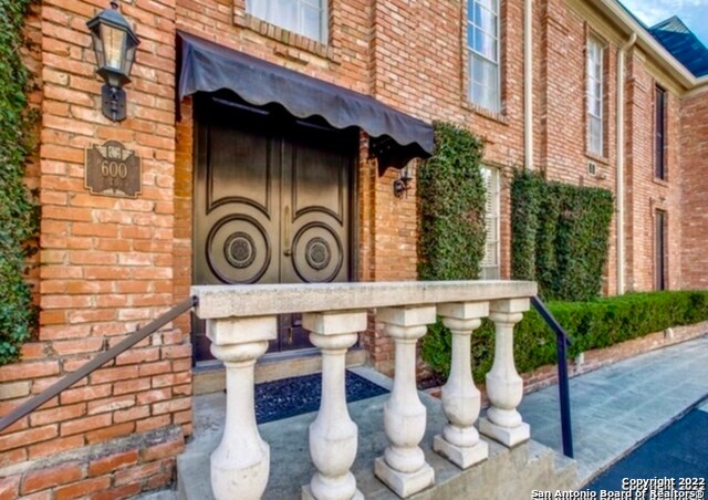 8033 N New Braunfels Ave San Antonio, TX 78209 photo 2
