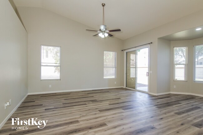 3949 N 111th Dr Avondale, AZ 85392 photo 3