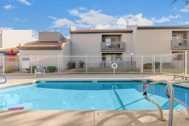 3 Bed Mesa Condo Near Gilbert Rd &amp; University Area photo 2
