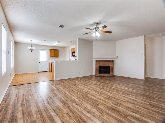 3875 Fox Run Drive, Fort Worth, TX 76123 photo 2