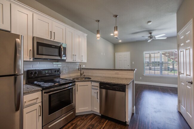 13Underwood Apartments photo 2