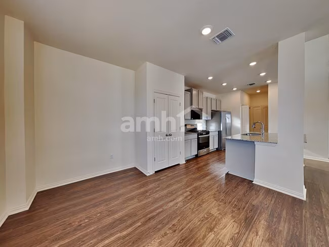 175 Pebble Creek Run New Braunfels, TX 78130 photo 5