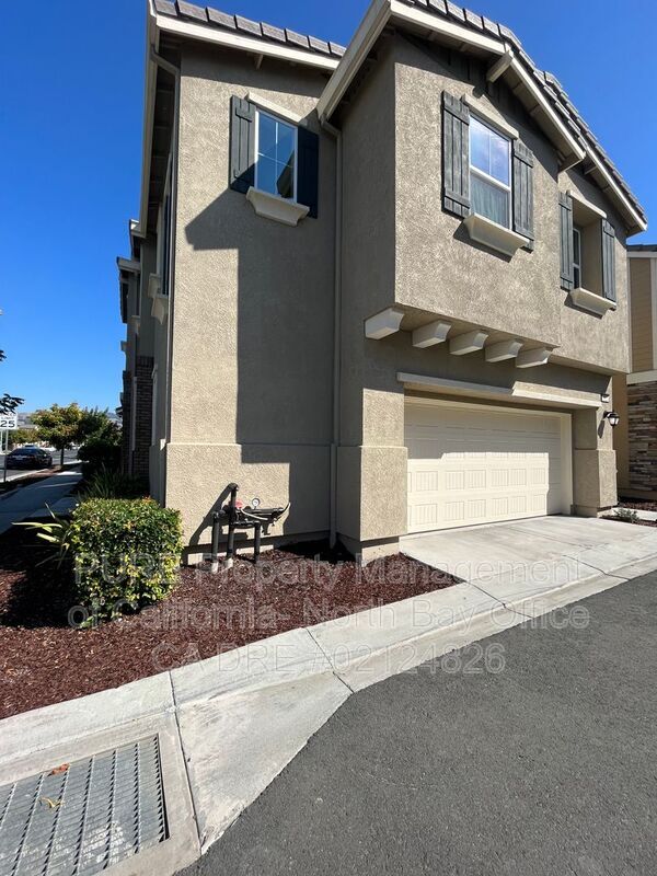 2021 Kingwood Rd Rohnert Park, CA 94928 photo 2
