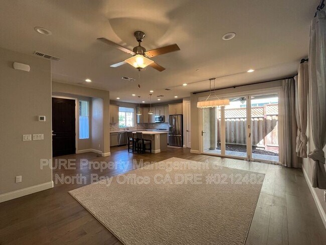 2021 Kingwood Rd Rohnert Park, CA 94928 photo 3