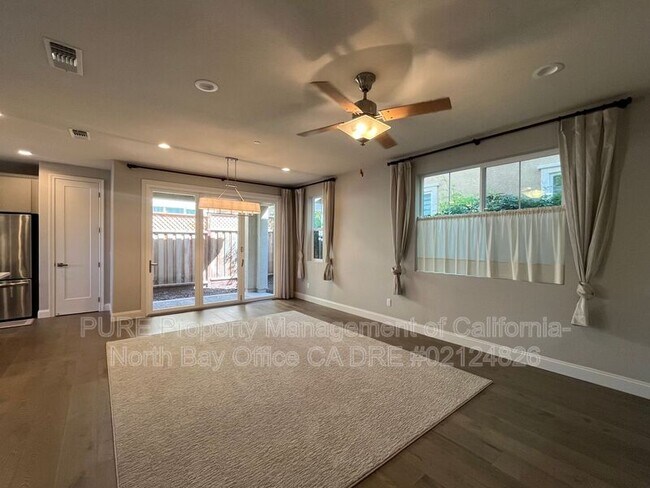 2021 Kingwood Rd Rohnert Park, CA 94928 photo 4