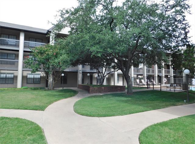 218 N Texas Blvd Denton, TX 76201 photo 2