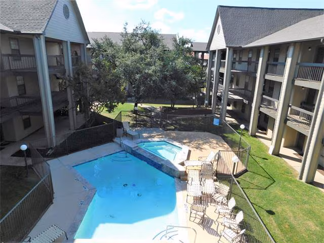 218 N Texas Blvd Denton, TX 76201 photo 5