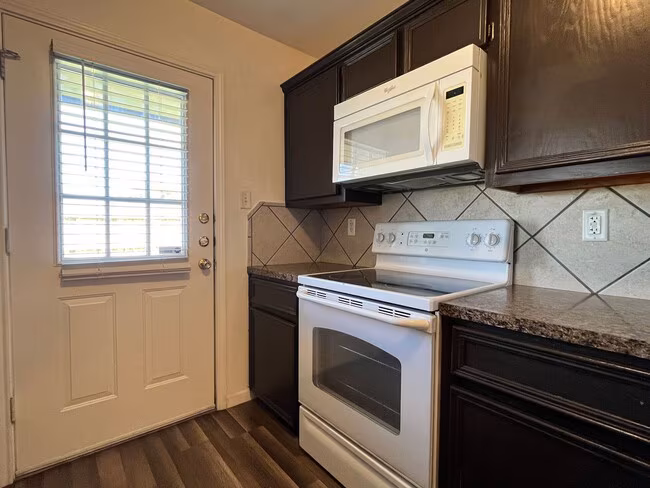 909 Yi Dr Killeen, TX 76549 photo 4