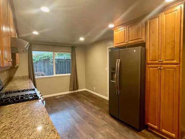 1042 W Hacienda Ave Campbell, CA 95008 photo 5