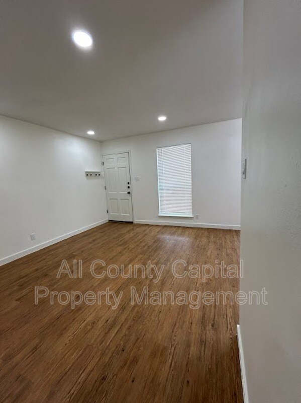 3438 Willowrun Dr Austin, TX 78704 photo 2
