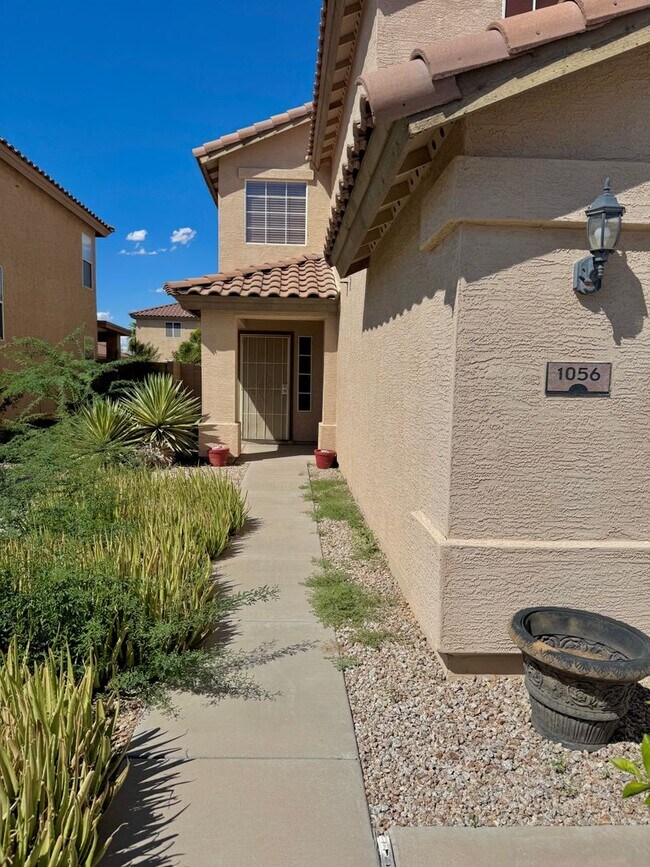 1056 East Lakeview Drive, San Tan Valley, AZ 85143 photo 4